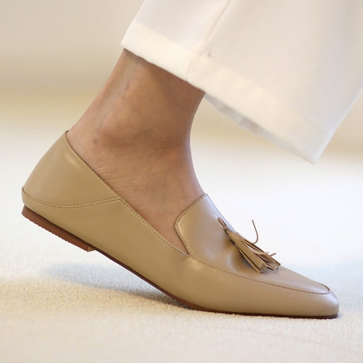 leather round toe fringe loafer