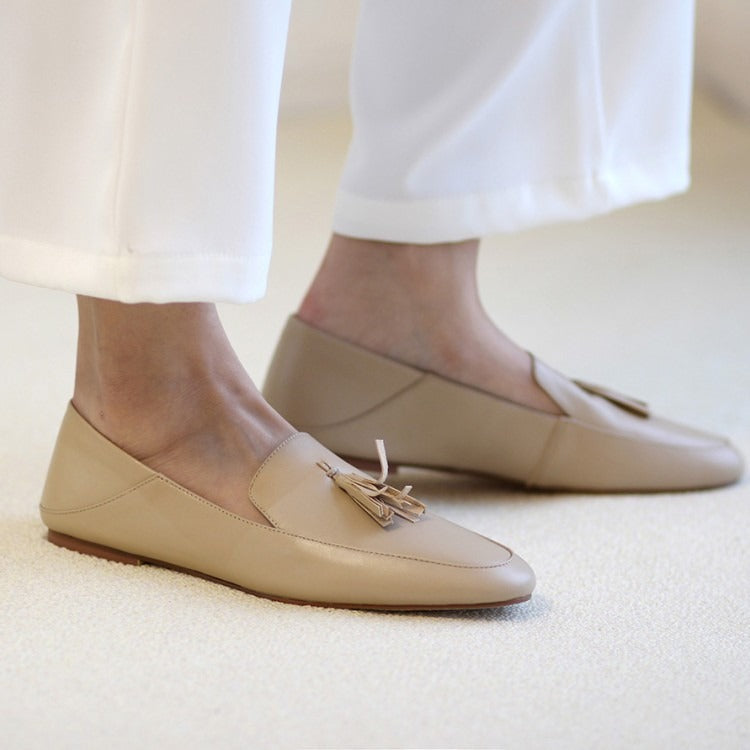 leather round toe fringe loafer
