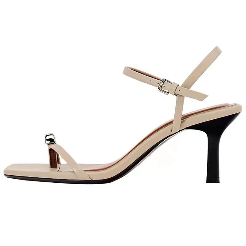low-heeled strappy sandals,