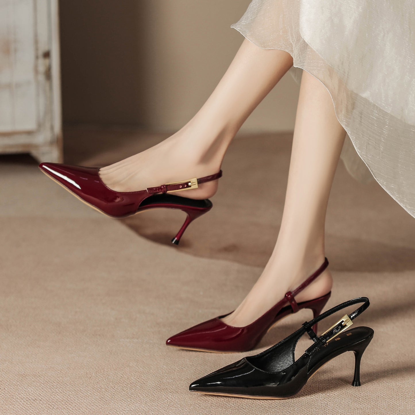 Slingback high heel pointed toe pumps