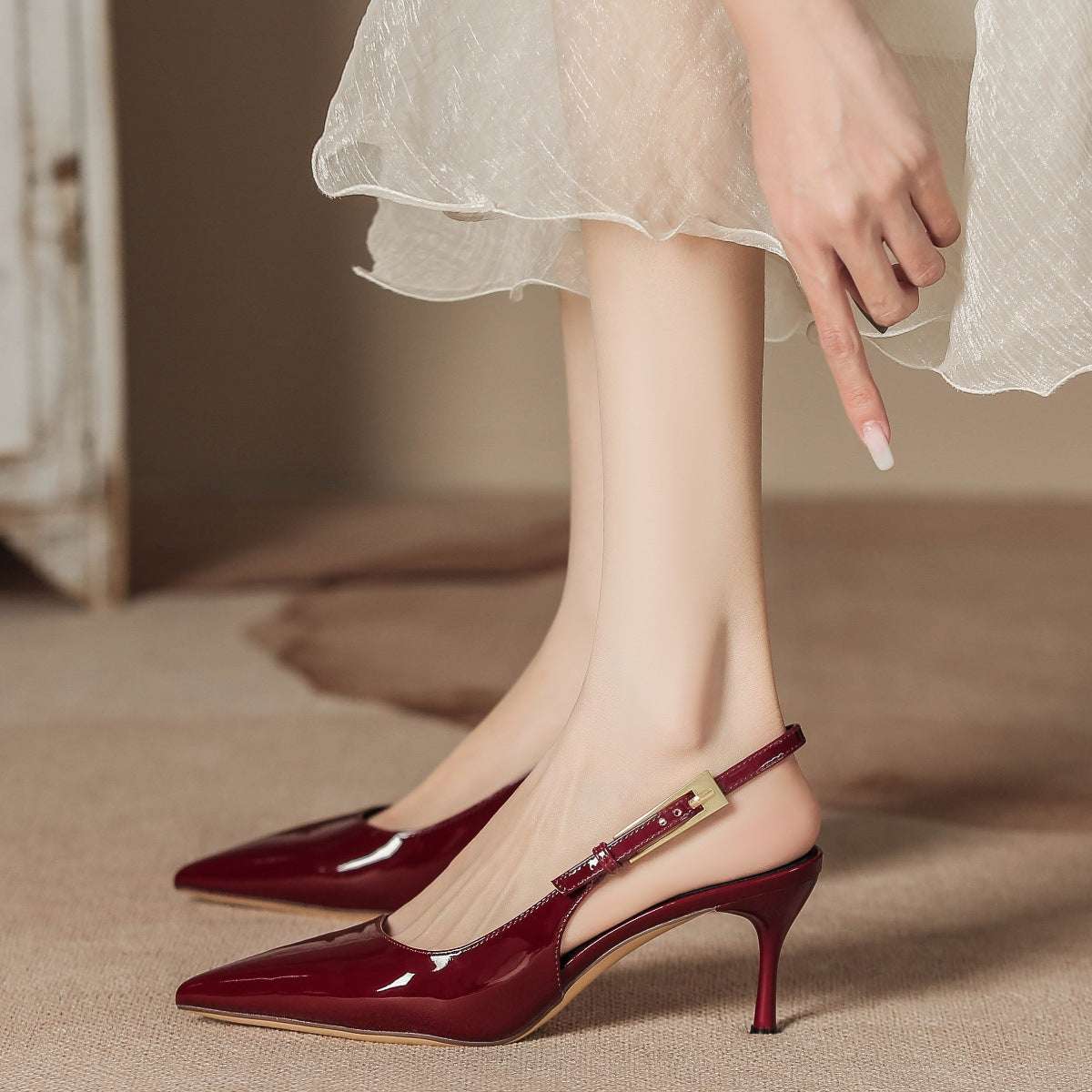 Slingback high heel pointed toe pumps