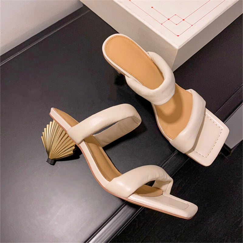 Metal Scalloped Heel sandals