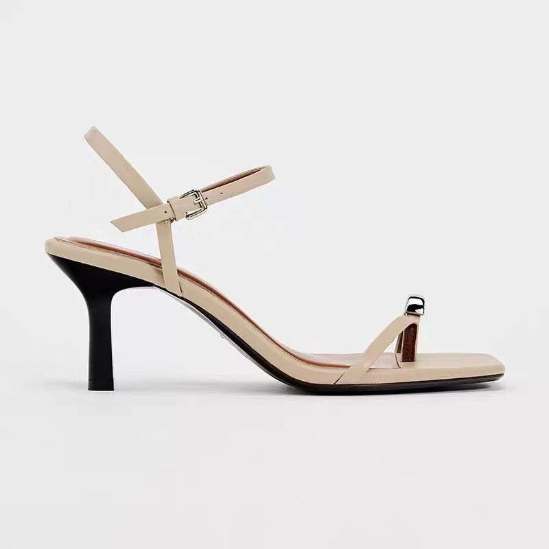 low-heeled strappy sandals,