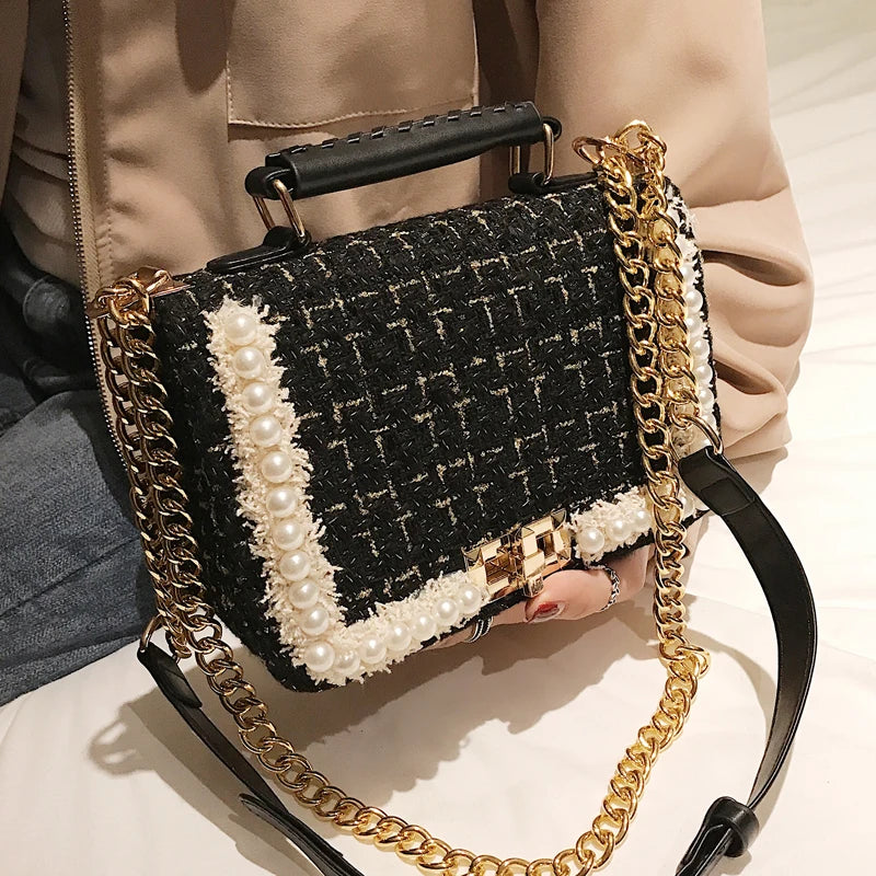 Woolen Pearl shoulder bag