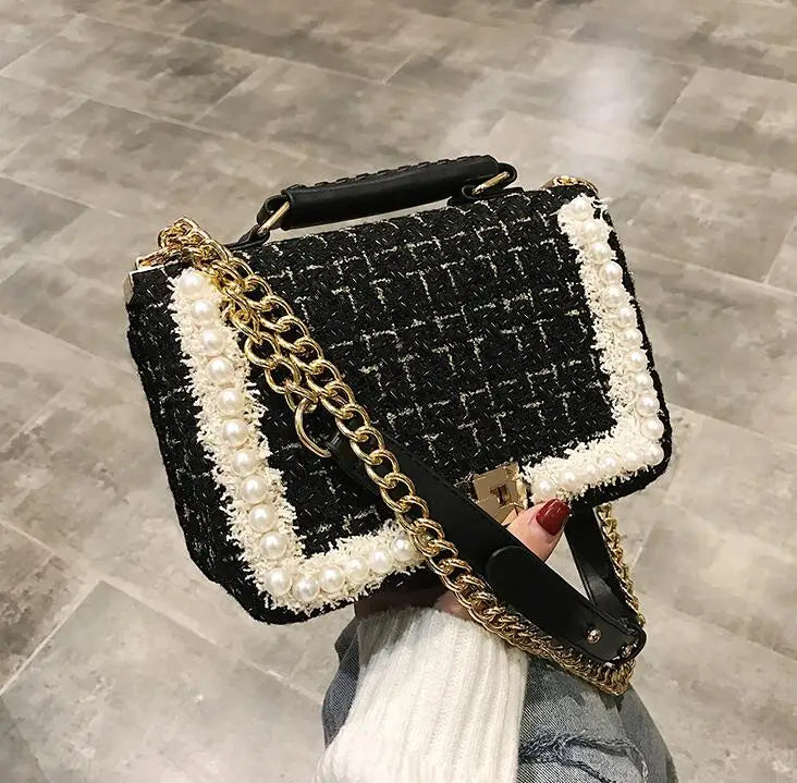 Woolen Pearl shoulder bag