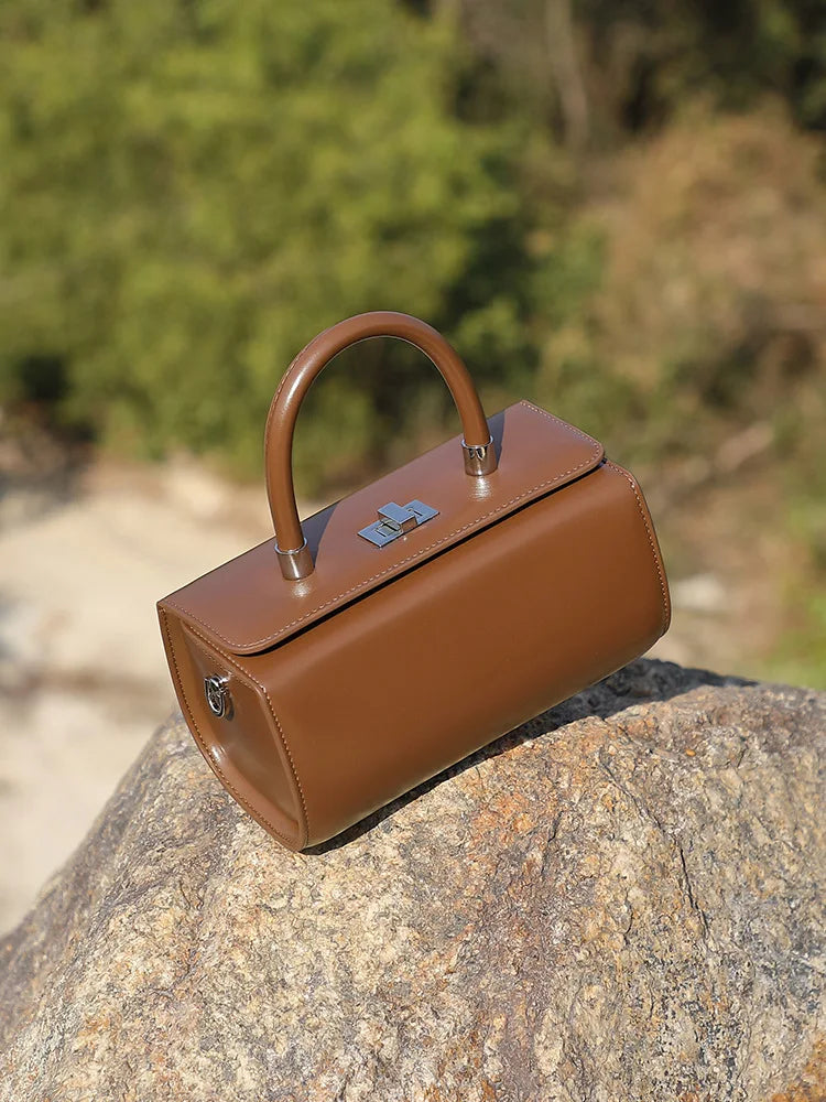 Genuine leather woman shoulder Handbag