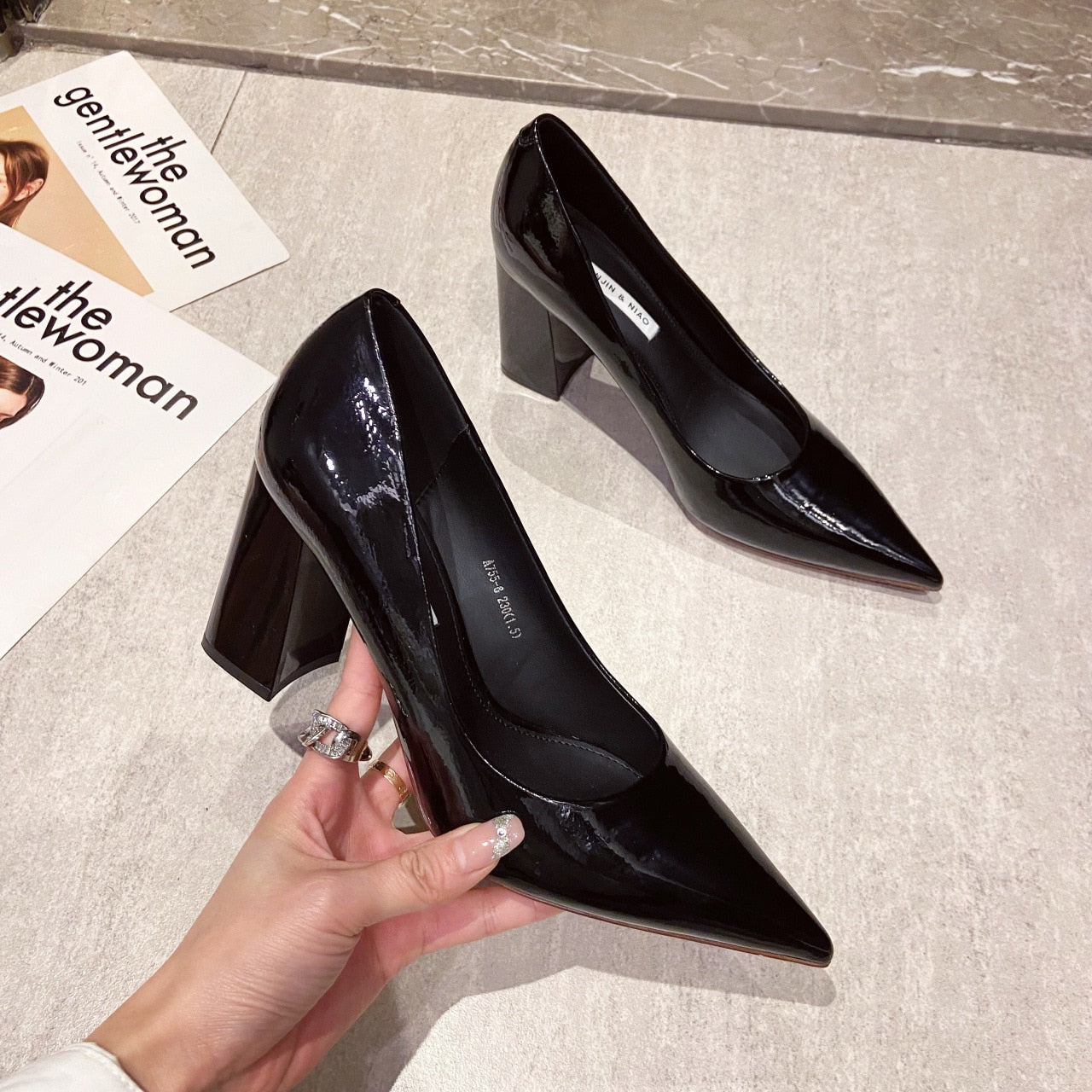 High heel pumps