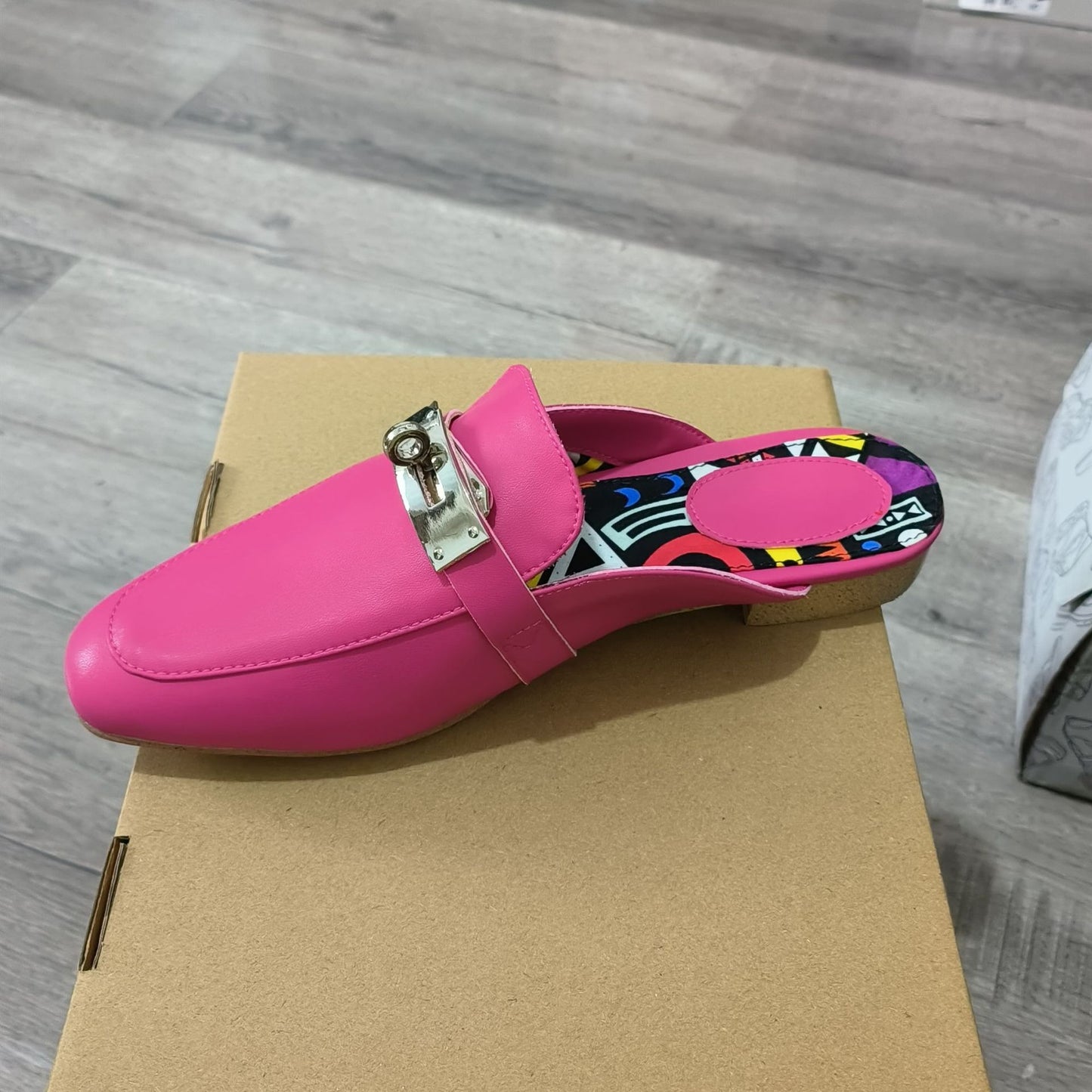 Leather Low Heel Round toe Metal Buckle flats